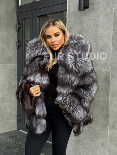 Шуба натуральная из чернобурки с капюшоном - фото 17