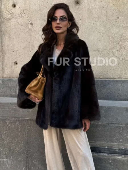 Норковая шуба в цвете махагон - фото 0