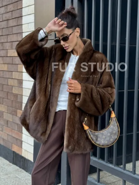 Модная шуба из норки 2025 - фото 7