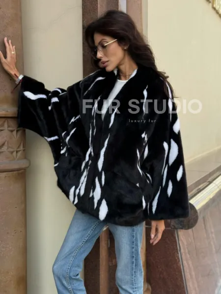 Черный норковый полушубок с рисунком - фото 5