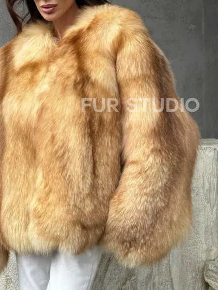 Шуба из натурального лисьего меха - фото 1