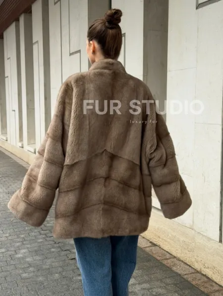 Норковый полушубок пастель V-образный воротник - фото 11