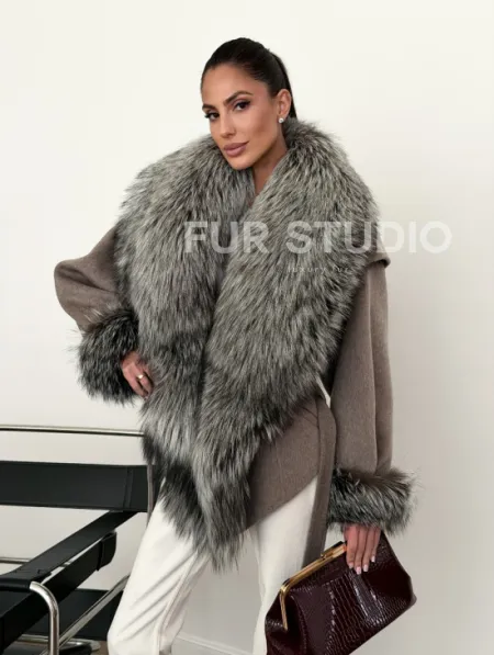 Полупальто с мехом чернобурки - фото 9