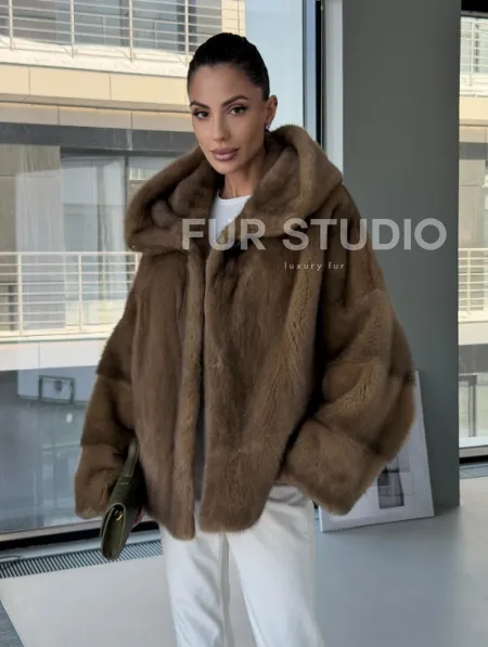Женский норковый полушубок с капюшоном - фото 12