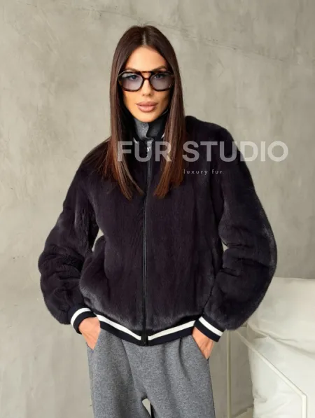 Бомбер из меха норки в цвете графит - фото 9