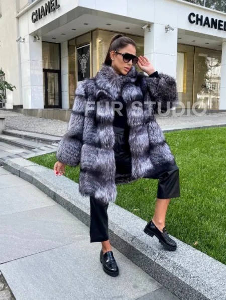 Шуба из меха чернобурой лисы - фото 3
