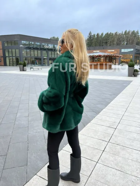 Короткая шуба из меха норки Velvet в изумрудном цвете - фото 7