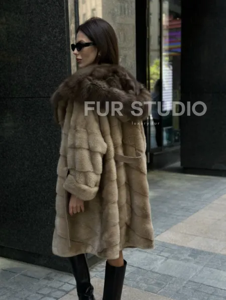 Шуба норковая с капюшоном куница - цвет пастель - фото 5