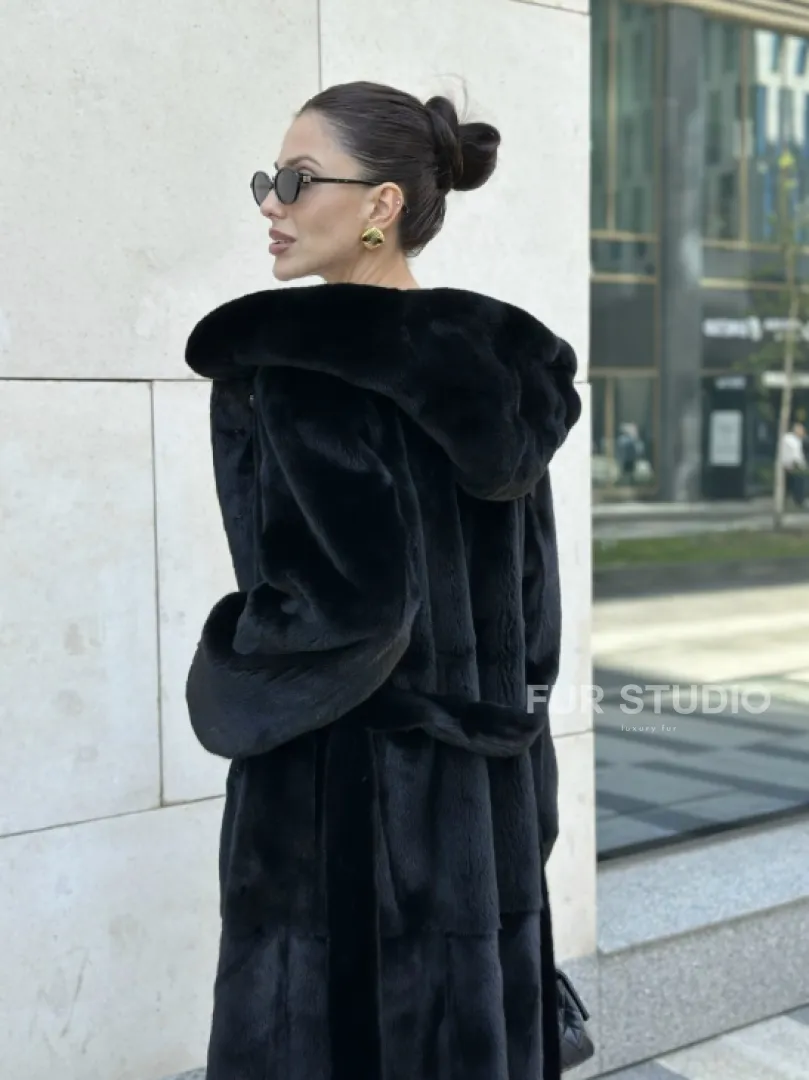 Шуба норка BLACKGLAMA с капюшоном - фото 3