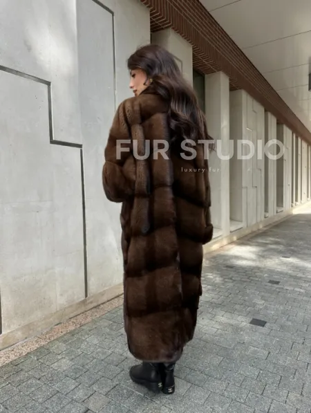 Норковая шуба NAFA соболиного натурального цвета - фото 9
