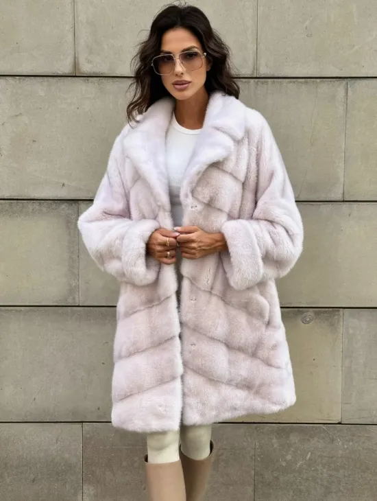 Шуба в диагональной выкладке меха норки с английским воротником - цвет жемчуг - фото 9