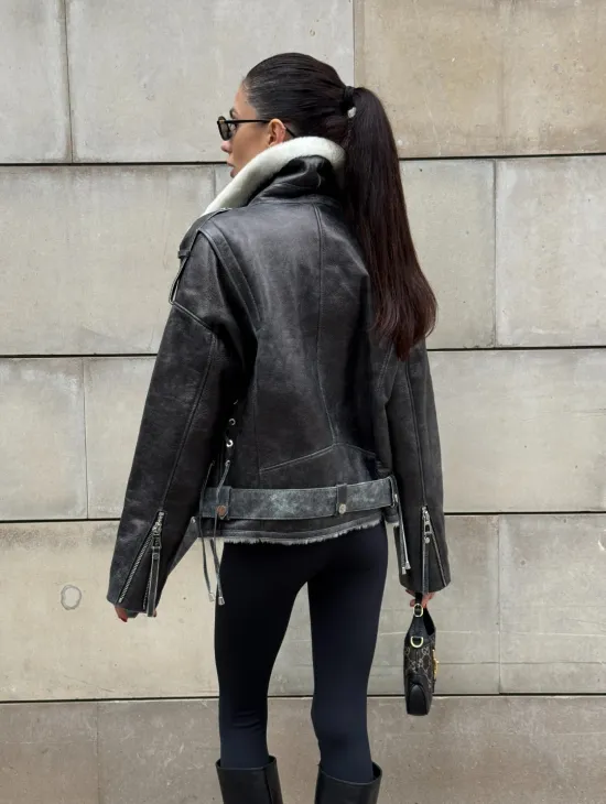 Коротка женская дубленка Vintage Grey из белой овчины мериноса, боковой шнуровкой и накладной пояс - фото 11