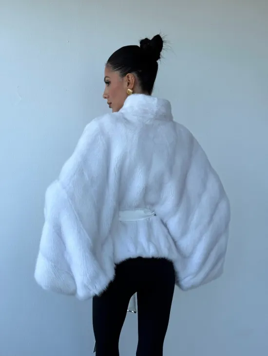 Белоснежное меховое манто из аукционной норки, фасон - летучая мышь - фото 5