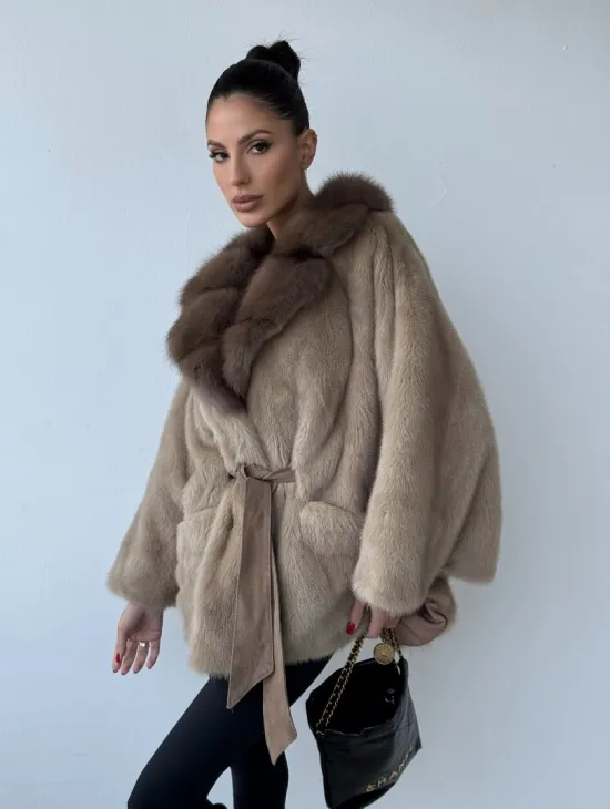 Зимнее пончо из меха норки Pastel с воротником из куницы - фото 10