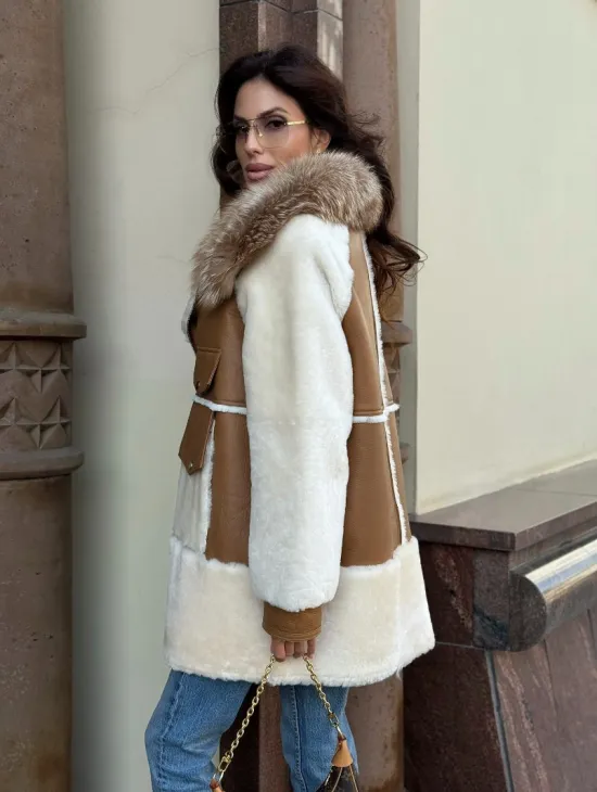 Стильная дублёнка из мериноса с воротником из меха лисы - фото 9