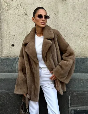 Норковый полушубок в пастельном оттенке - фото 6