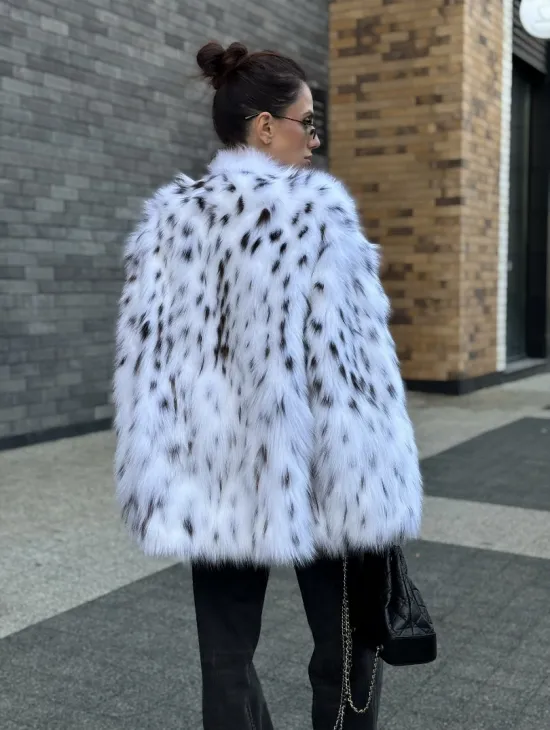 Шуба из меха белой аукционной лисы под рысь, ручная работа - фото 9