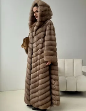 Длинная шуба из меха куницы с капюшоном - фото 2