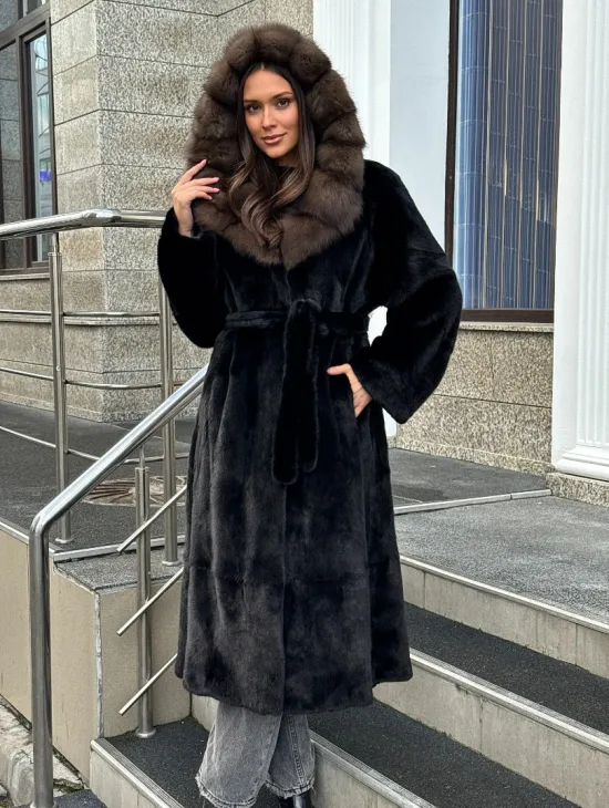 Черная норковая шуба с капюшоном куница - фото 5