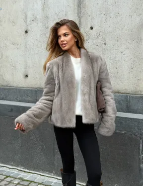 Короткий норковый жакет - фото 11