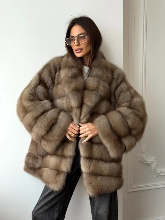 Шуба оверсайз из куницы - фото 10