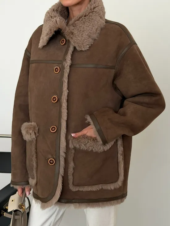 Коричневая замшевая дубленка на мехе тиградо - фото 3