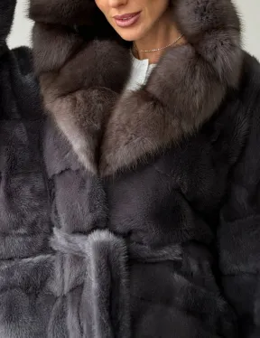 Графитовая шуба с капюшоном из куницы - фото 1