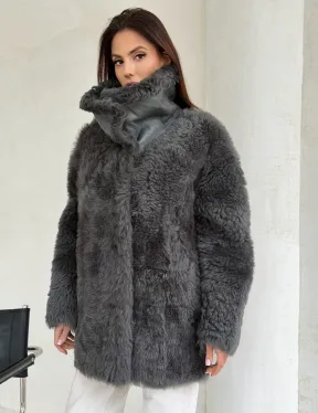 Серая дубленка из тиградо - фото 9