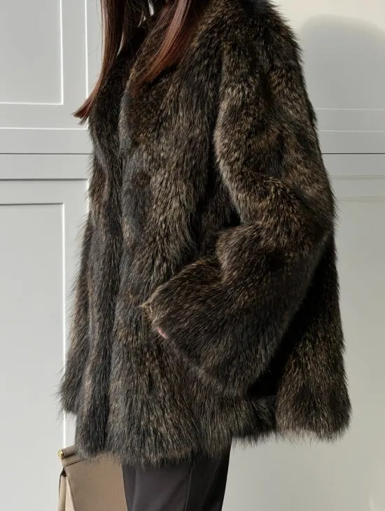 Женский полушубок из меха Финского енота Saga - фото 4