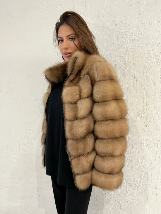 Шуба из меха куницы на молнии - фото 6